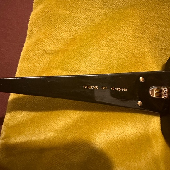 🔥100% Authentic Gucci Hollywood Forever Rectangular Sunglasses with Crystals🔥 - Picture 9 of 13